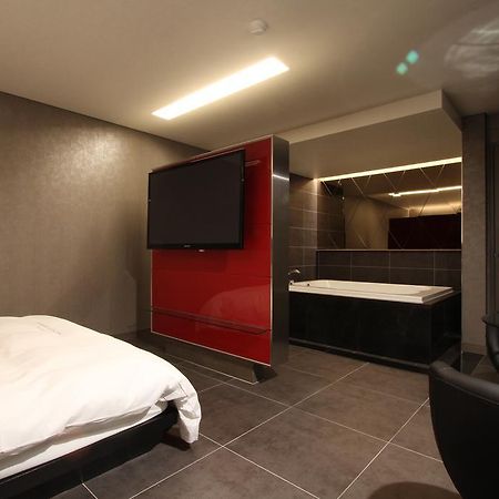 Valentine Hotel Goyang Exterior photo
