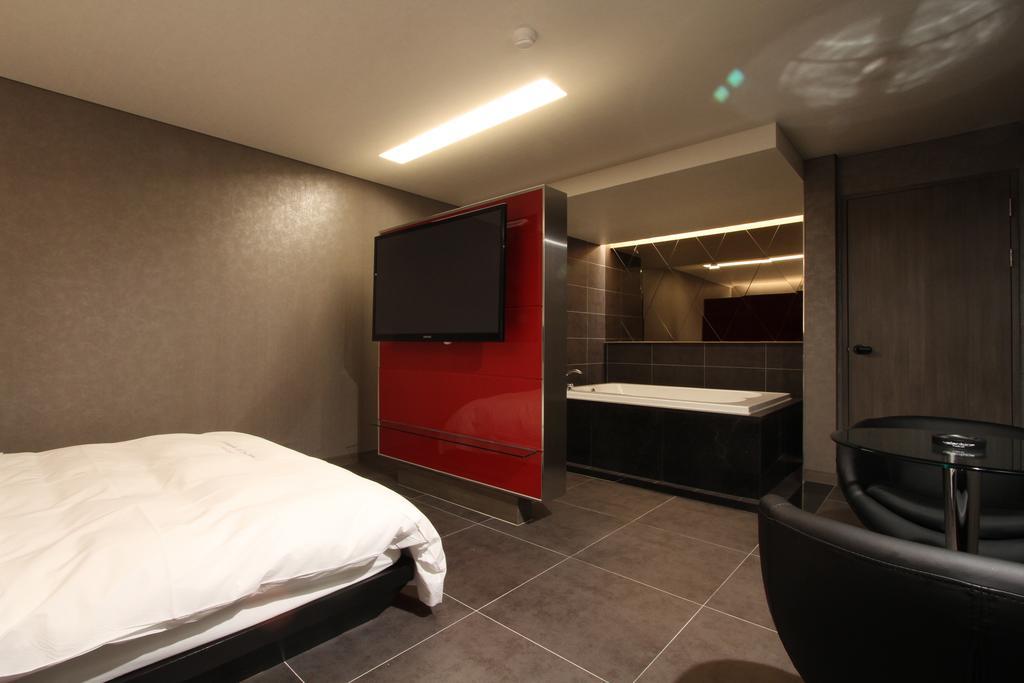 Valentine Hotel Goyang Exterior photo